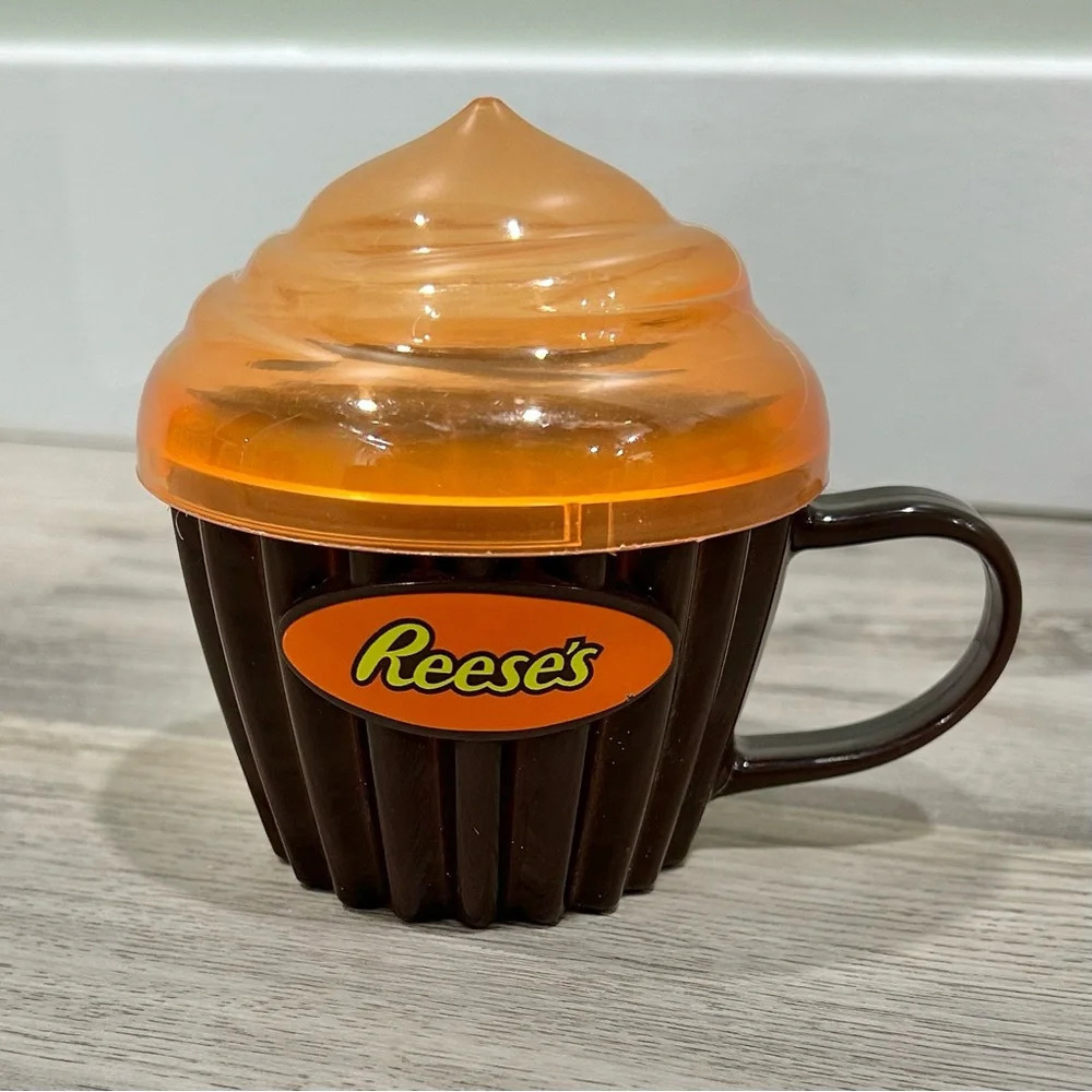 Reese's Peanut Butter Cup Microwave Lava Cake Maker BPA Free Plastic Cupcake Mug